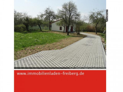 Sehr schönes Grundstück mit massiven Mehrzweckgebäude, welches zum Wohnhaus umgebaut werden kann!