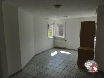 Helle Soutarrain-Wohnung in ruhiger Lage von Bruckberg/Ansbach zu vermieten.