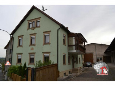 Großfamilien und Handwerksbetriebe aufgepasst! Großes Anwesen mit Hallen, Nebengebäude, Lagerfläche