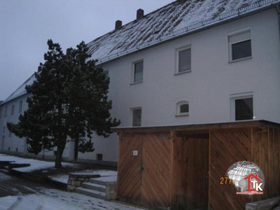 Teilsaniertes Mehrfamilienhaus in ruhiger Wohnlage von Treuchtlingen