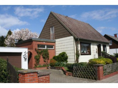 Einfamilienhaus mit Garage