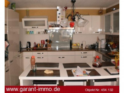 Fast neuwertig - zentral gelegen - mit Gartennutzung und . . .