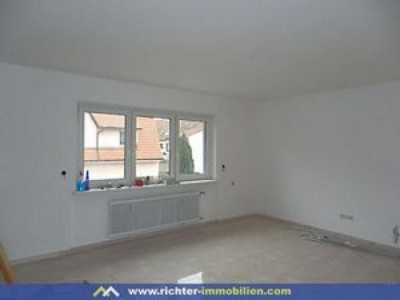 Vollständig renovierte Maisonette-Wohnung mit großem Garten