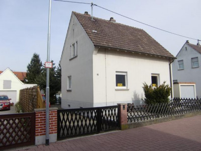 Gemütliches freistehendes Einfamilienhaus mit Garten in ruhiger Lage