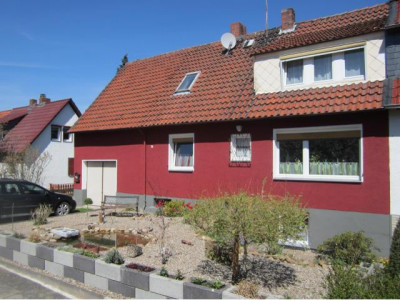 Doppelhaushälfte mit traumhaftem Grundstück!