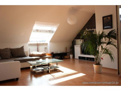 geräumig Dachgeschosswohnung in gepflegtem und gut geführtem Mehrfamilienhaus* Kapitalanlage