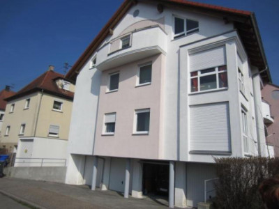 !! attraktive und helle 3,5-Zimmer-Etagenwohnung mit Balkon und Garage !!!