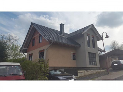 Zweifamilienhaus mit Einliegerwohnung in ruhiger und idyllischer Lage