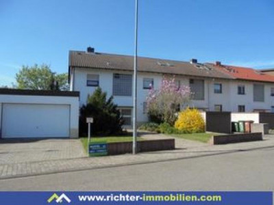 Gepflegtes Haus mit Garten, Garage und Ausbaureserve