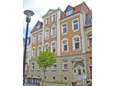 Großzügige Wohnung mit tollem Altbaucharme!