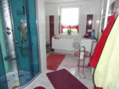 Schmuckes Haus in guter Lage/E