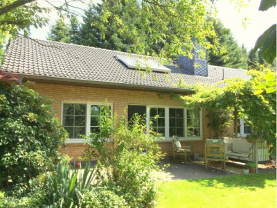 Ausgezeichnetes Ein-/Zwei Generationenhaus mit viel Platz! Ideal für Hamburg- oder Kiel- Pendler!