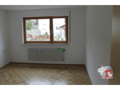 Schöne, helle, komplett sanierte 3 Zimmer-Whg mit zwei Balkonen und Garage in Aalen-Unterkochen