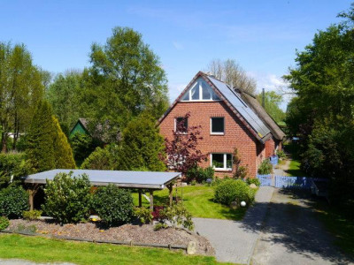 Wohnhaus mit Ferienhaus, Sauna, Offenstall, Weide - eigener Flußzugang zur Oste