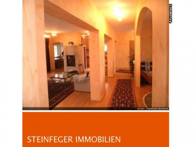 Ober-Mörlen: Freistehendes Einfamilienhaus mit Fernblick auf Traumgrundstück