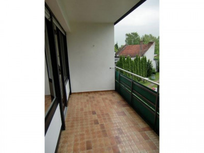 Nähe Pongser Wäldchen: Top aufgeteilte Wohnung im 1.Obergeschoss mit Balkon und Grünblick!