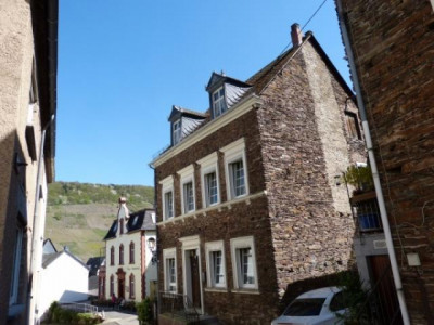 Winzerhaus möchte aus dem Schlaf geweckt werden. Altes erhalten, neues gestalten!