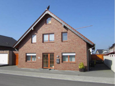 Neuwertig, viele Räume und große Werkstatt!