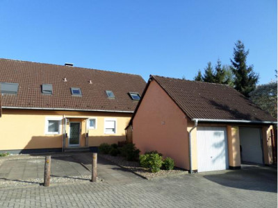 DG-Wohnung mit Garten