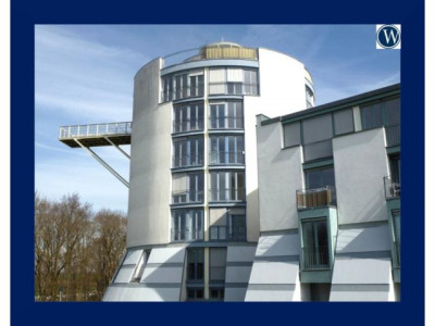 **Willkommen im Turm** individuelles Wohnen mit Blick ins Grüne, Loggia, große Fenster - prov.frei