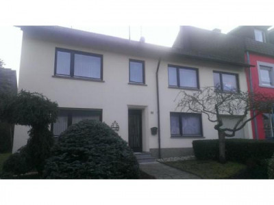 Ein- bis Zweifamilienhaus mit großräumigem Obergeschoss