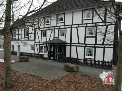 Schönes Fachwerk- Wohn-/Geschäftshaus - Kapitalanlage - Wahlscheid