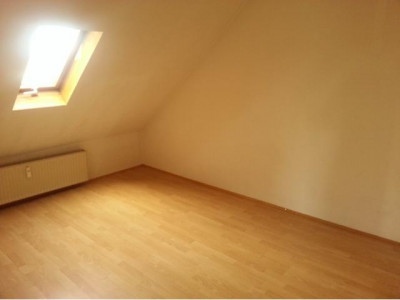 HU-Großauheim: freundliche 3 Zimmer-Dachgeschoss-Wohnung (62m²)