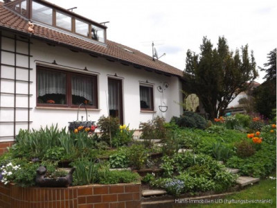 Schönes großzügiges Einfamilienhaus mit viel Potential - Einliegerwohnung im Obergeschoss möglich