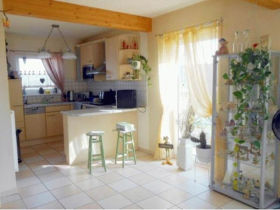 Schönes, helles Haus mit offener Küche und Wintergarten