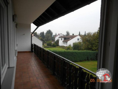 Gepflegte 4 Zi.Wohnung in Peteraurach mit Garage und großem Balkon