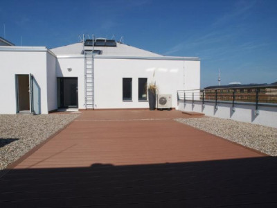 SELTENHEIT ! SCHICKES PENTHOUSE IN ZENTRALER LAGE