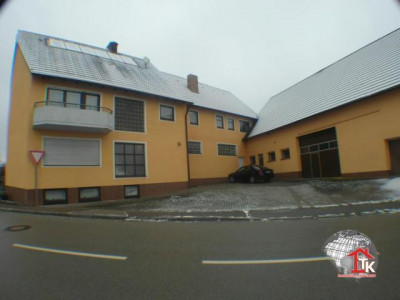 Wohn-und Geschäftshaus in Burk