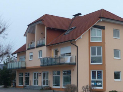 GANESHA-IMMOBILIEN...-Große, moderne und top ausgestattete Wohnung in zentraler Lage zu vermieten !