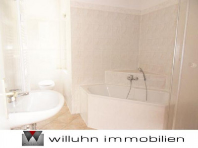 Miet mich!!! Tageslichtbad mit Wanne und Dusche, Balkon und Stellplatz!!!!!!