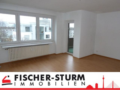Düsseldorf-Heerdt! Provisionsfrei und frisch renoviert! Balkonwohnung in ruhiger Lage!