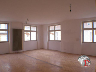 Traumhafte 4-Zimmerwohnung im Wahrzeichen von Ansbach - Provisionsfrei!!!