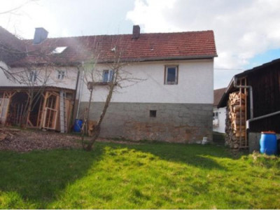 Sofort bezugsfreie Doppelhaushälfte mit grossem Garten