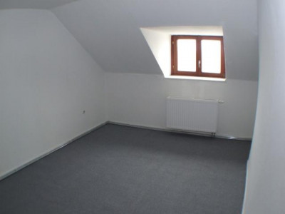 Buchforst: Kuschelige Dachwohnung