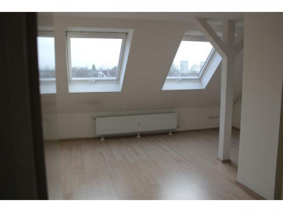 Große und helle 3-Raum-Dachgeschosswohnung in zentraler und ruhiger Lage