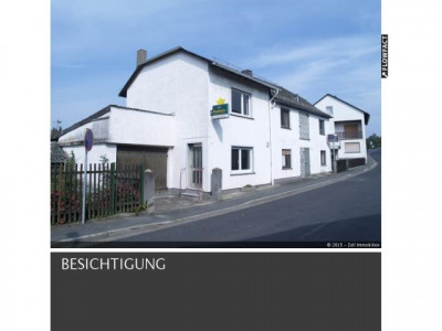 1-2 Familienhaus mit Scheune und großen Garten