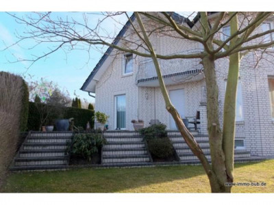 ***EIN TRAUM IN WEISS! GROßES EFH MIT TURMERKER IN TOP-LAGE IN OS-HASTE ZU VERKAUFEN***