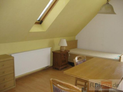 FLATmix.de / Möblierte MUSTER-WG-Zimmer in Einfamilienhaus