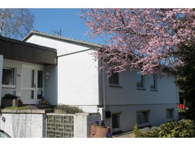 Von Privat! Großes Haus mit vielen Möglichkeiten in schöner Umgebung !