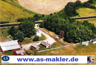 Natur pur und ca 10 Hektar Land mit Landhaus und Fluglandebah!