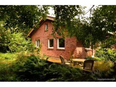 Gelegenheit - Bungalow mit sehr grossem Garten und Baugrund - nur 10 km von der Küste!