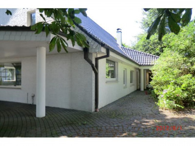 Von Privat, großzüg.ruhig u.zentr.Wohn-Anwesen m. separatem Fachw. Bürohaus