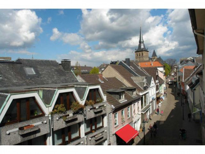 Perfekt geschnittene 3 Zimmer-Wohnung mit Blick in die Ratinger Fußgängerzone!