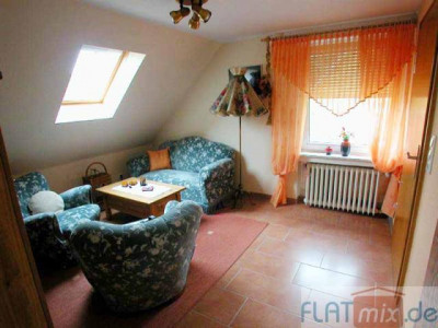 FLATmix.de /  Freundliche, möblierte 2-Zimmer-Wohnung mit LAMINAT