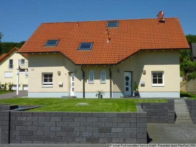 Freistehendes großzügiges Wohnhaus (nutzbar als 1 oder 2.Familienhaus) in ruhiger Lage von Newel-Besslich