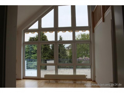 Leben wie im eigenem Haus mit Galerie, Wohnküche und Erker